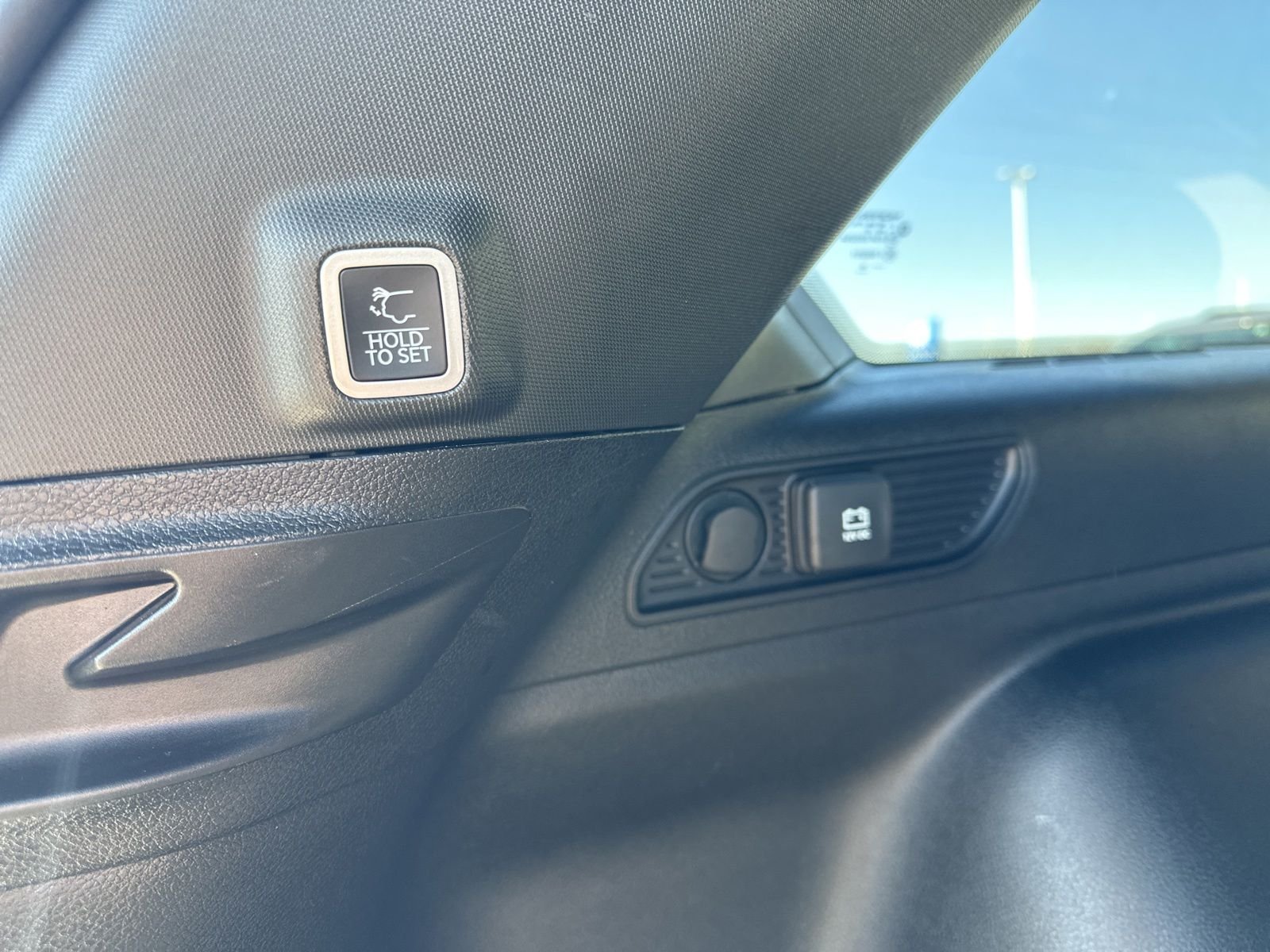 Used 2023 Silver Jeep Limited image 27