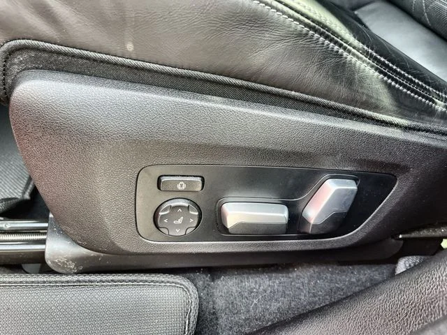 Used 2022 Red BMW M image 16