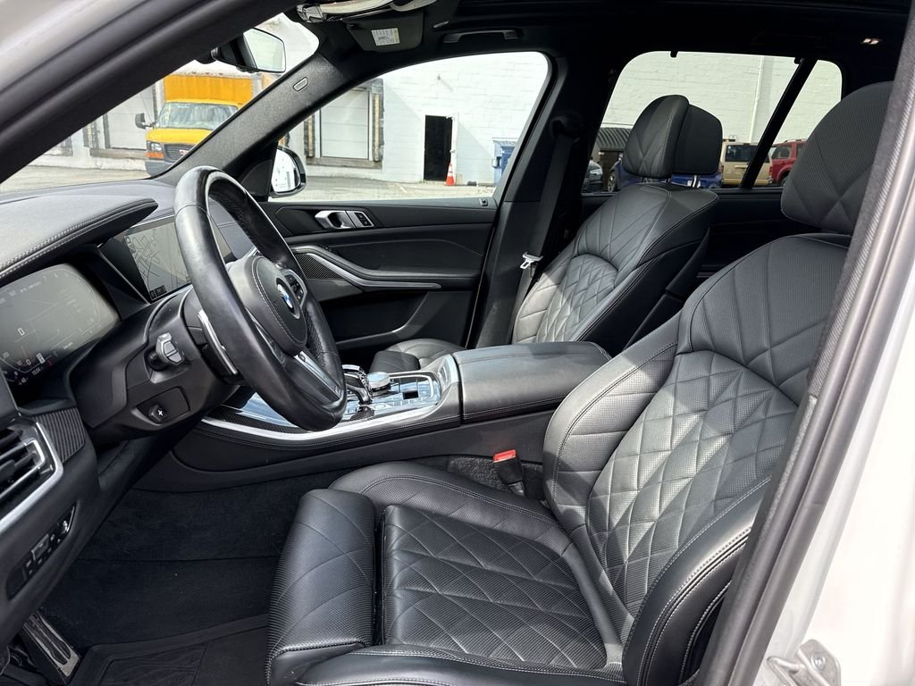 Certified Used 2023 Alpine White BMW M50i image 2
