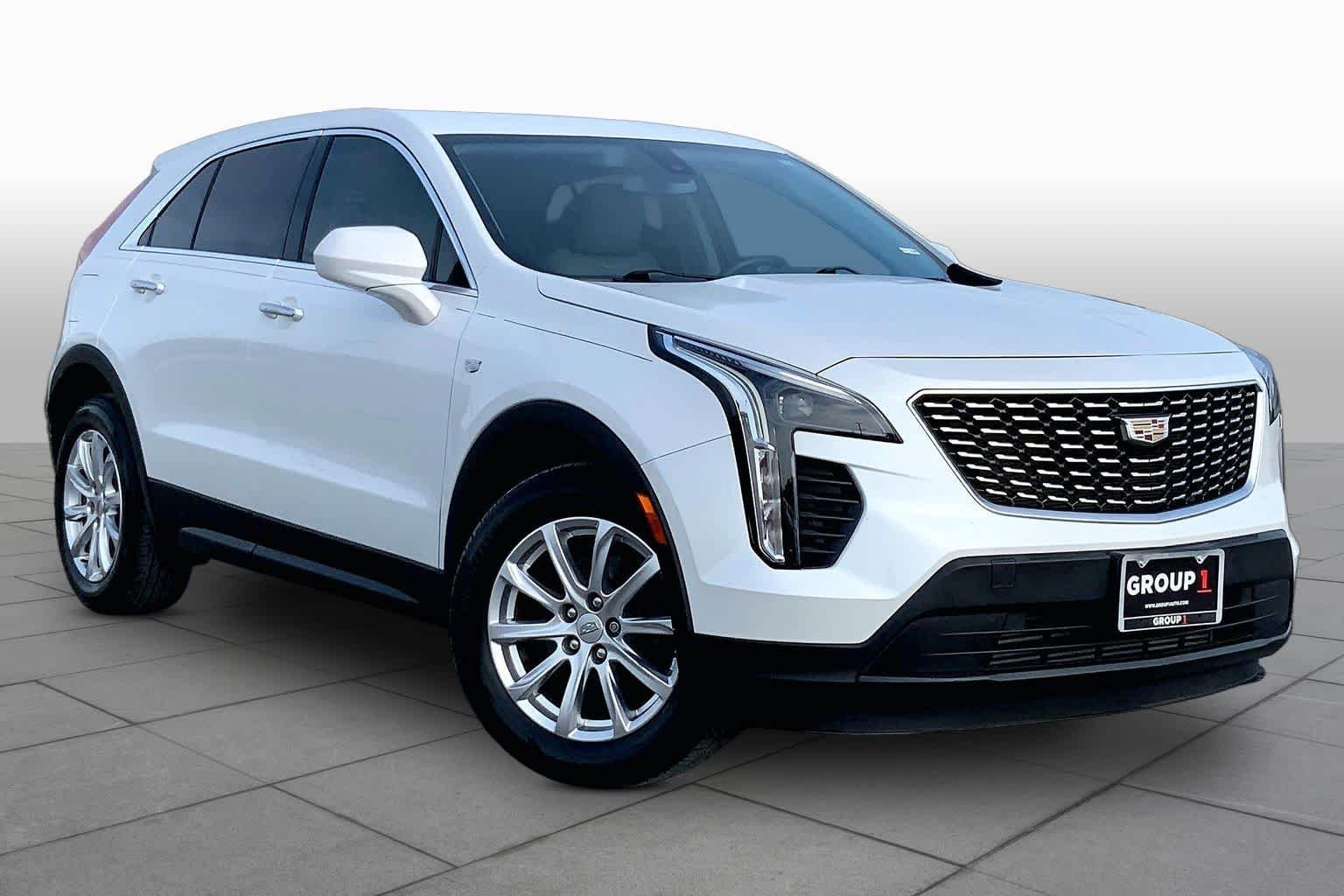 Used 2019 Crystal White Tricoat Cadillac FWD Luxury image 4