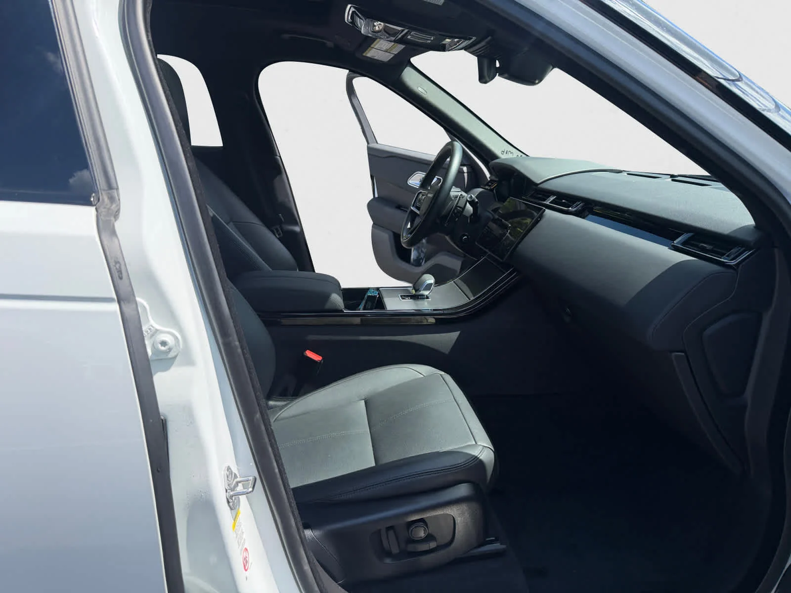 2025 Land Rover Range Rover Velar Dynamic SE - Photo 19