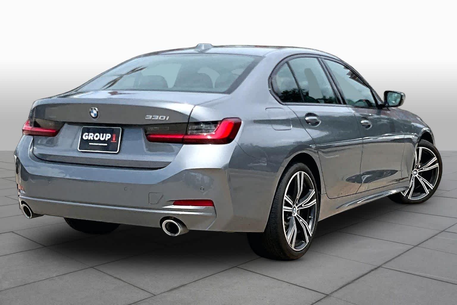 Used 2023 Skyscraper Grey Metallic BMW 330i image 12