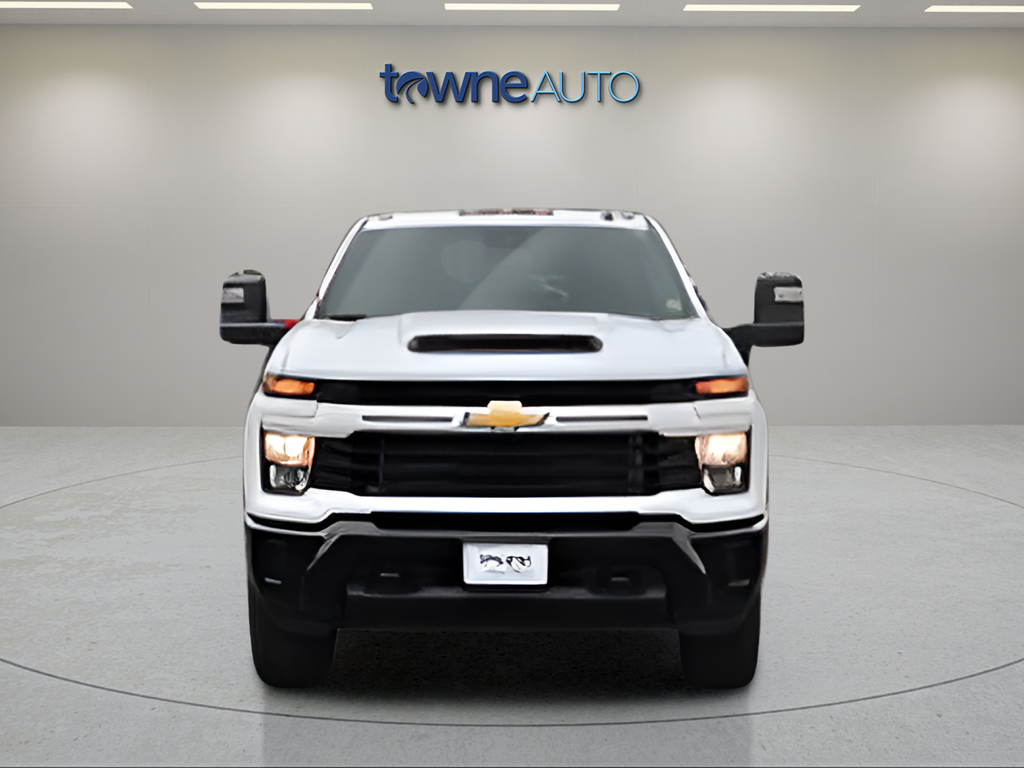 Used 2025 White Chevrolet Custom image 10