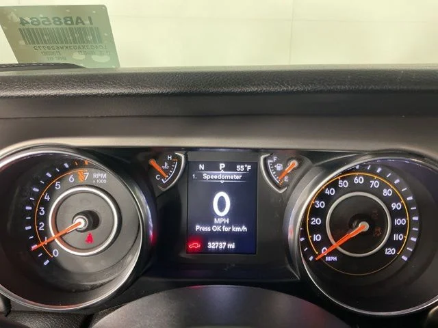 Used 2019  Jeep Sport image 16