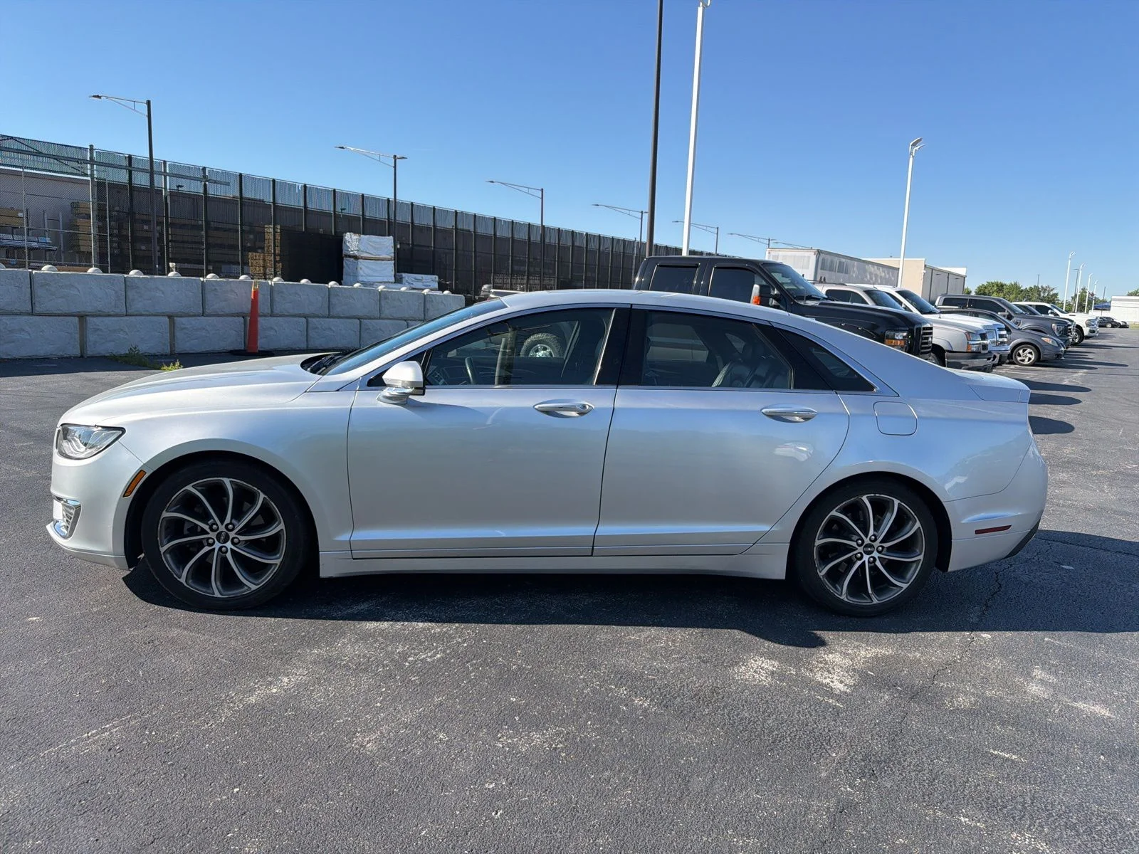 Used 2019 Ingot Silver Lincoln Reserve image 3
