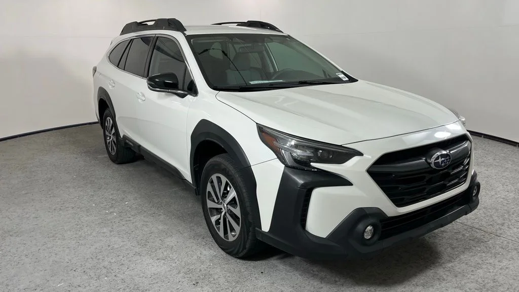 2024 Subaru Outback Premium's photo