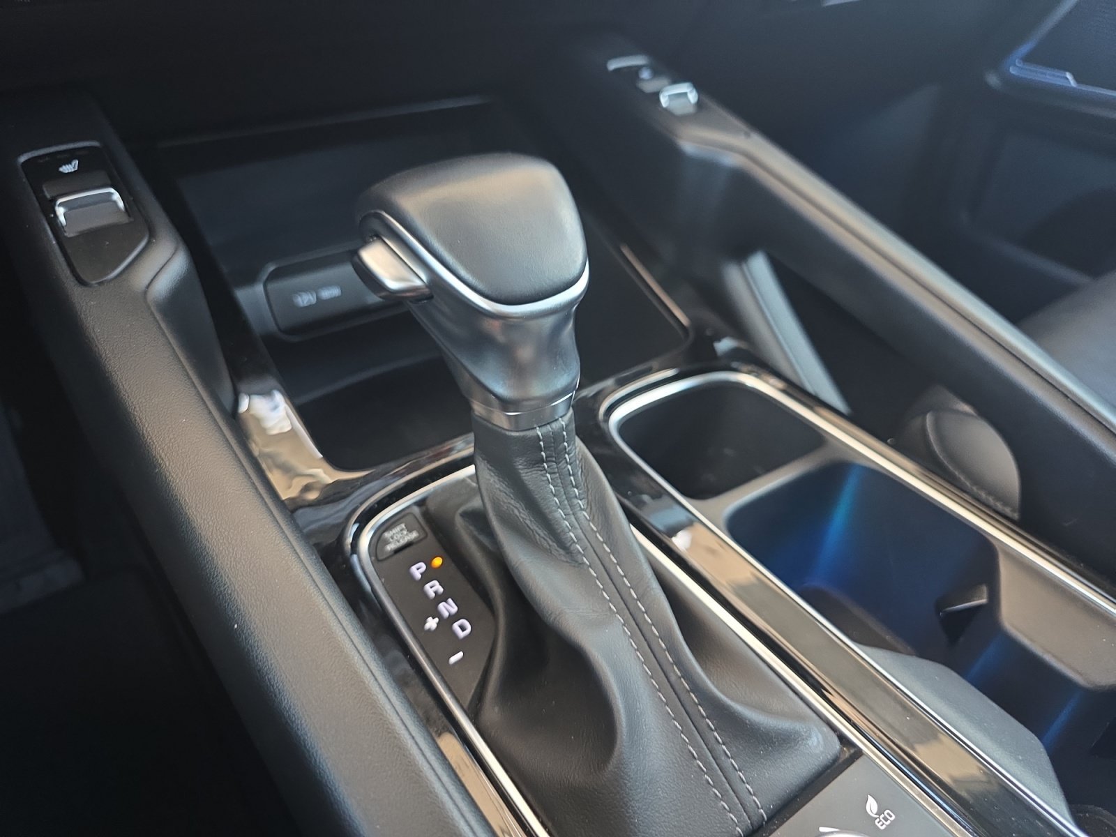 Used 2021 Dark Moss Kia S image 19