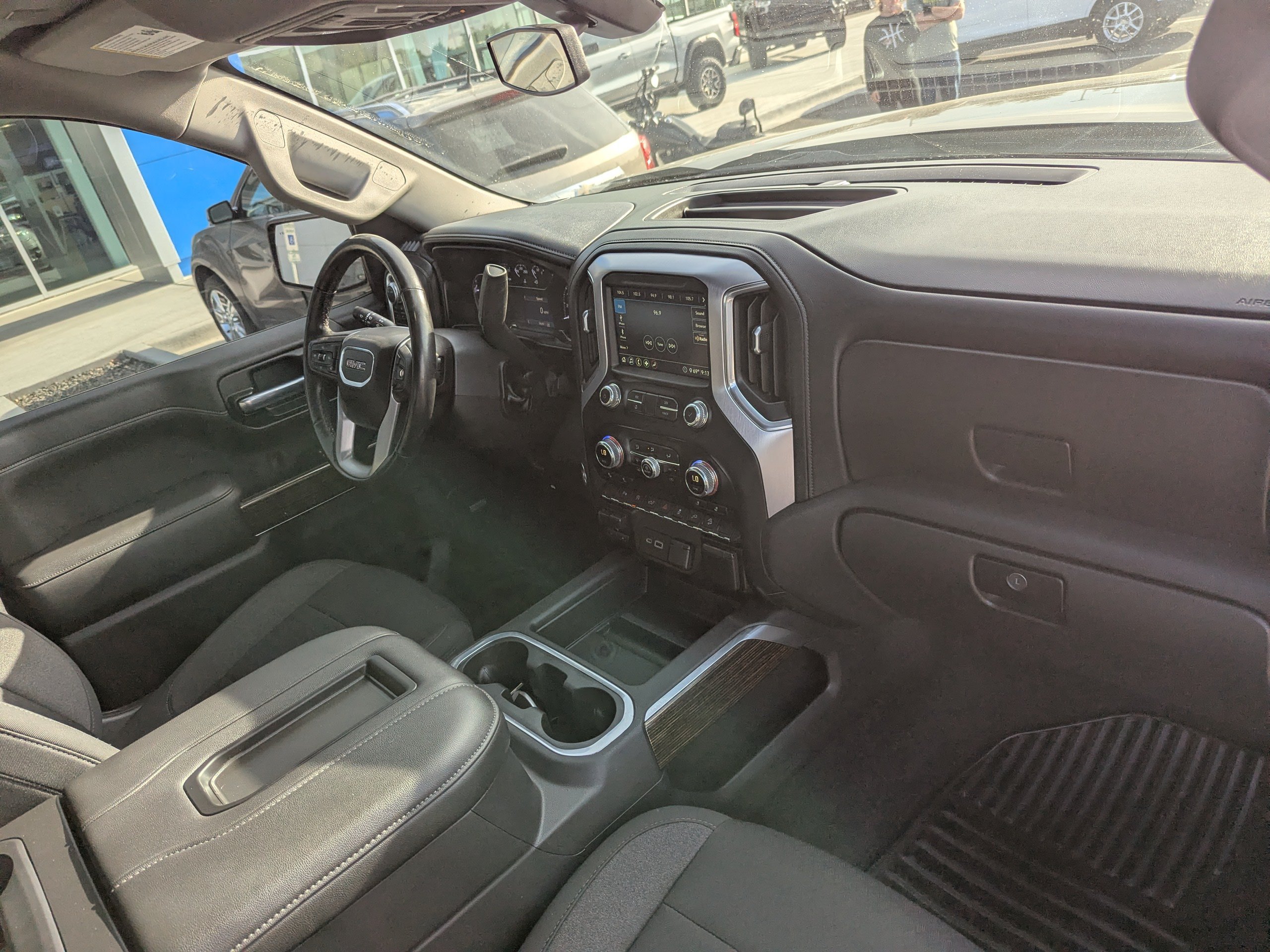 Used 2020 ONYX BLACK GMC Elevation image 40
