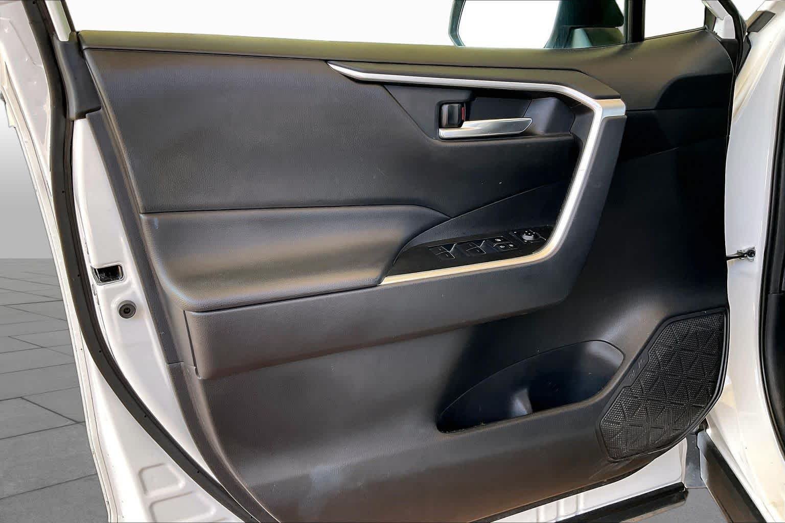 Used 2024 Ice Cap Toyota XLE image 20