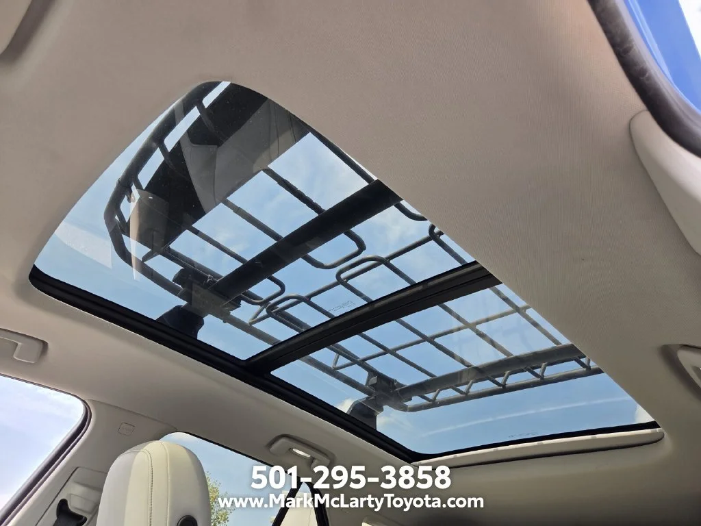 Used 2024  Honda Touring image 17