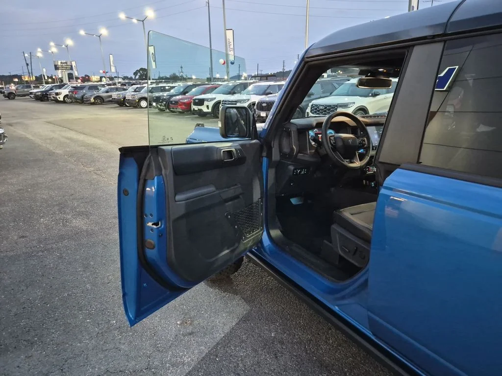New 2025 Velocity Blue Metallic Ford Badlands® image 9