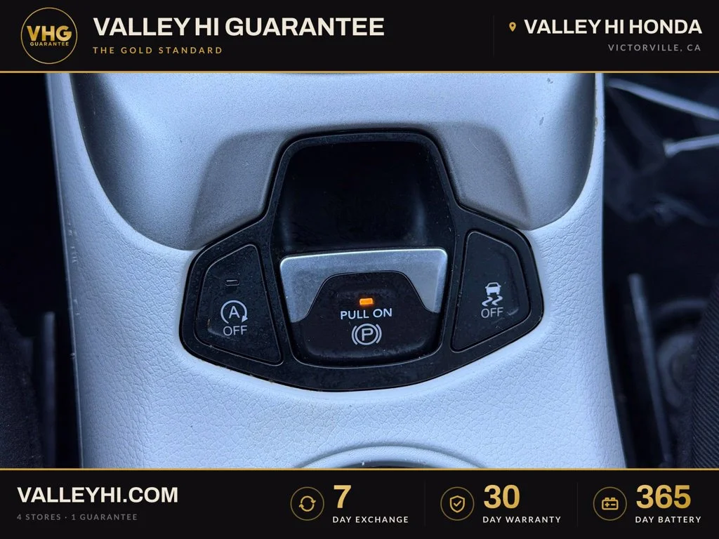 Used 2019 White Jeep Latitude image 29