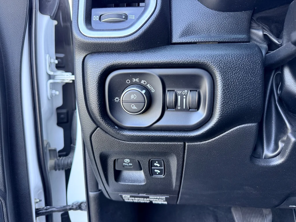 Used 2022 Bright White Clearcoat Ram Laramie image 18