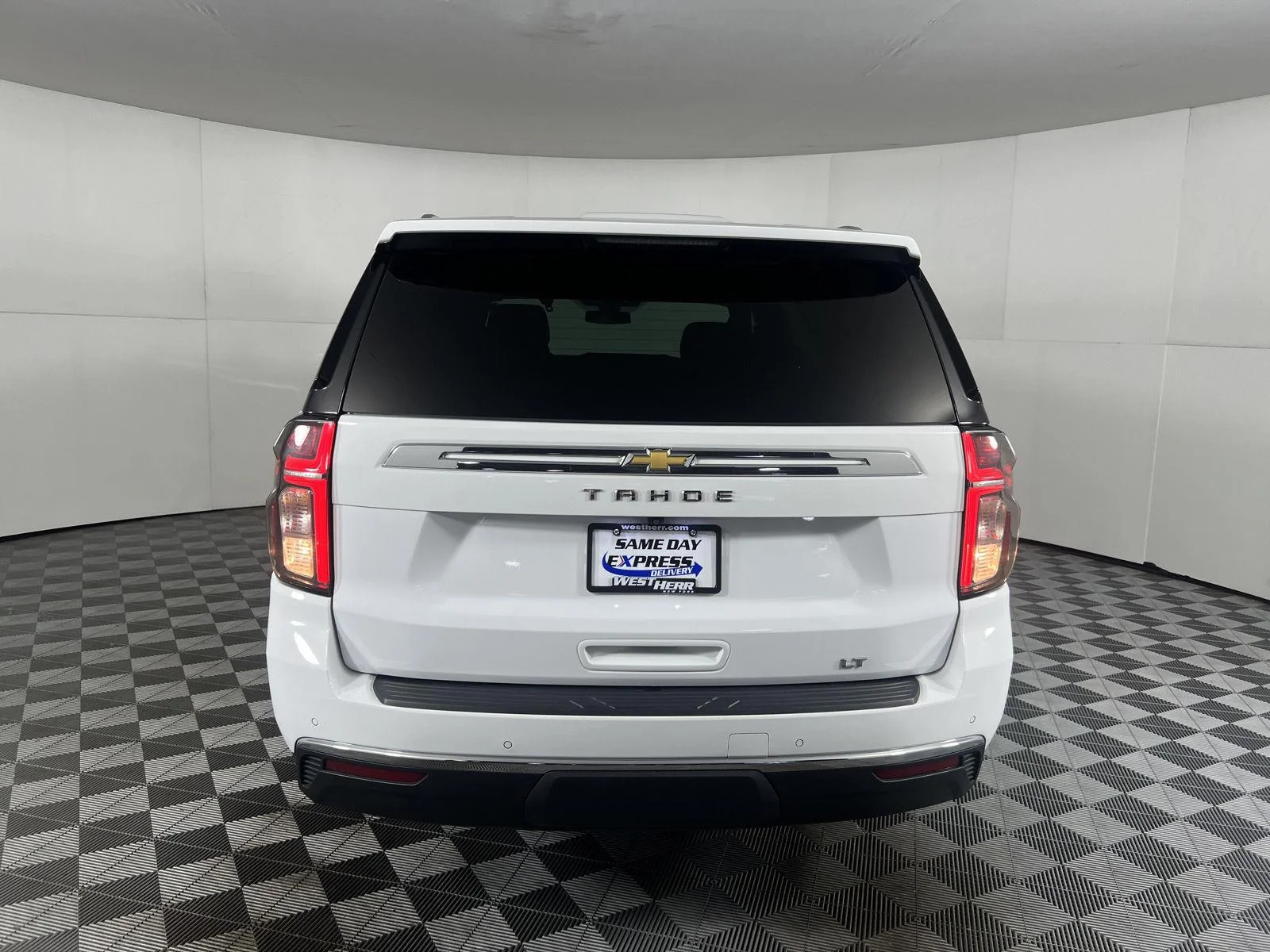 Used 2022 Summit White Chevrolet LT image 2