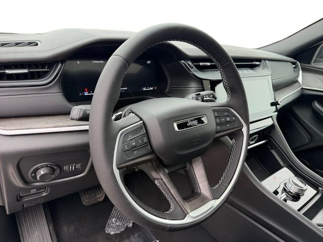 New 2026 Bright White Clear-Coat Exterior Paint Jeep Altitude image 13