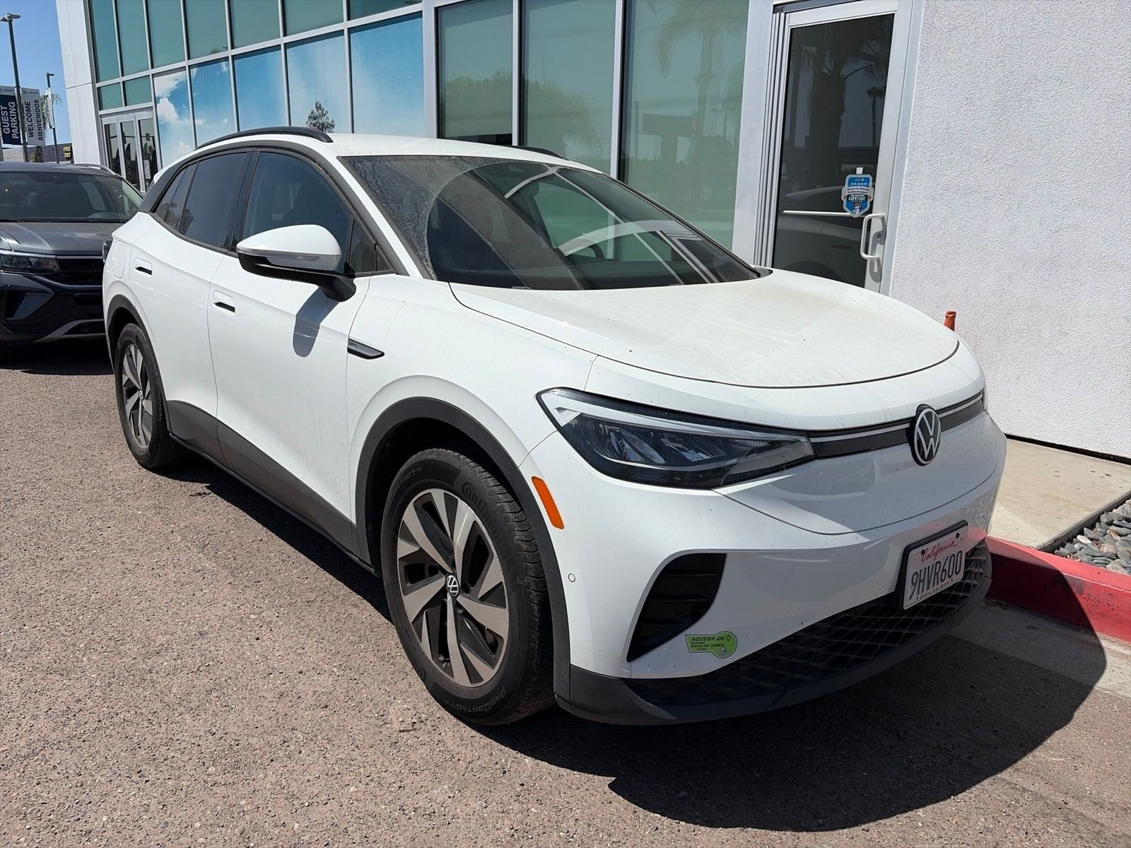 Certified Used 2023 Pure White Volkswagen Pro image 3