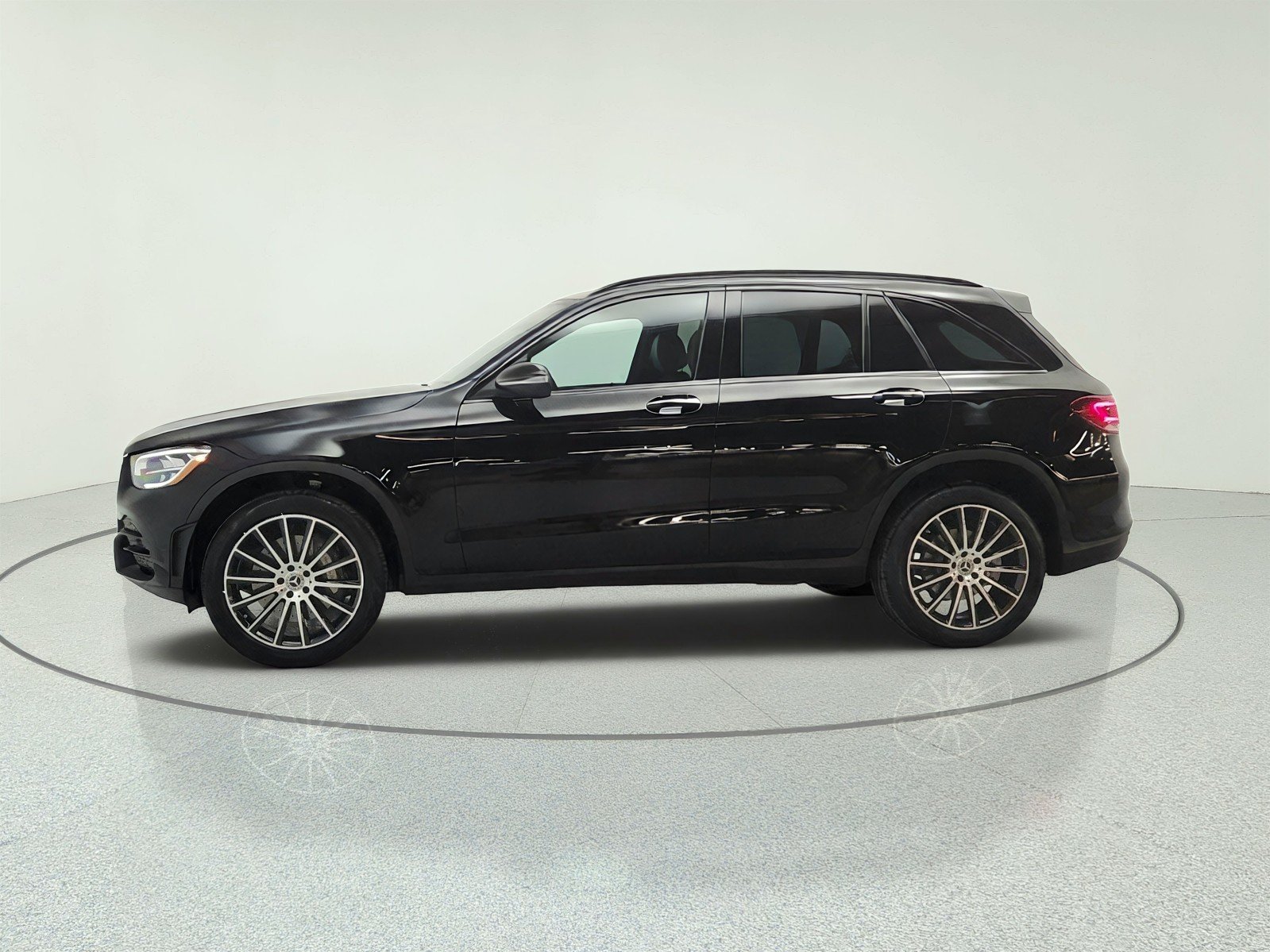 Used 2022 Black Mercedes-Benz GLC 300 SUV image 8