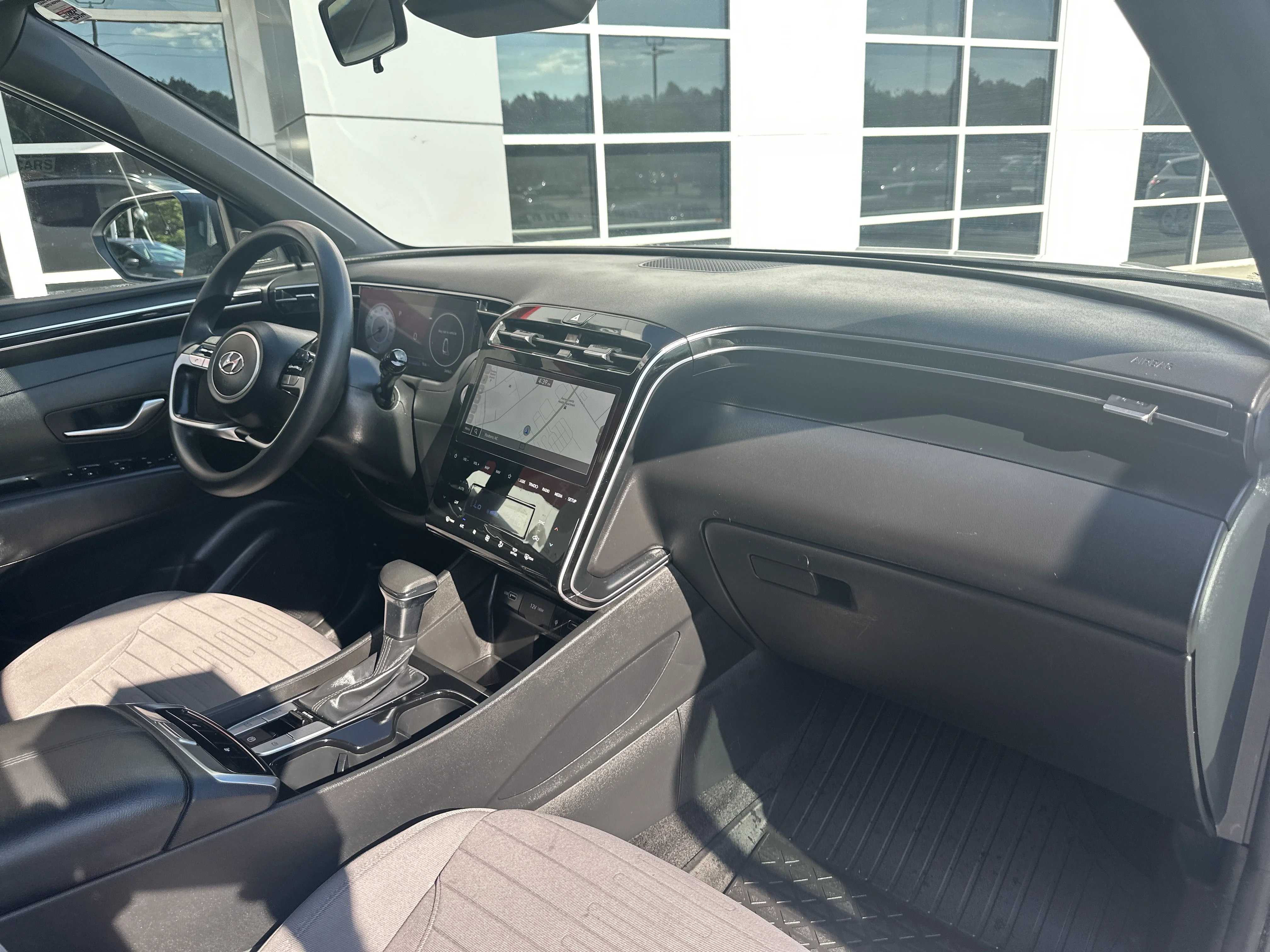 Used 2024 Atlas White Hyundai SEL image 32