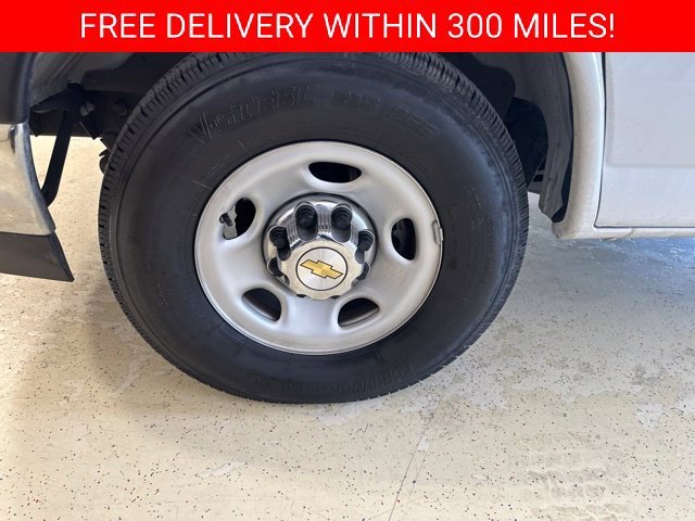 2025 Chevrolet Express Passenger LT - Photo 19