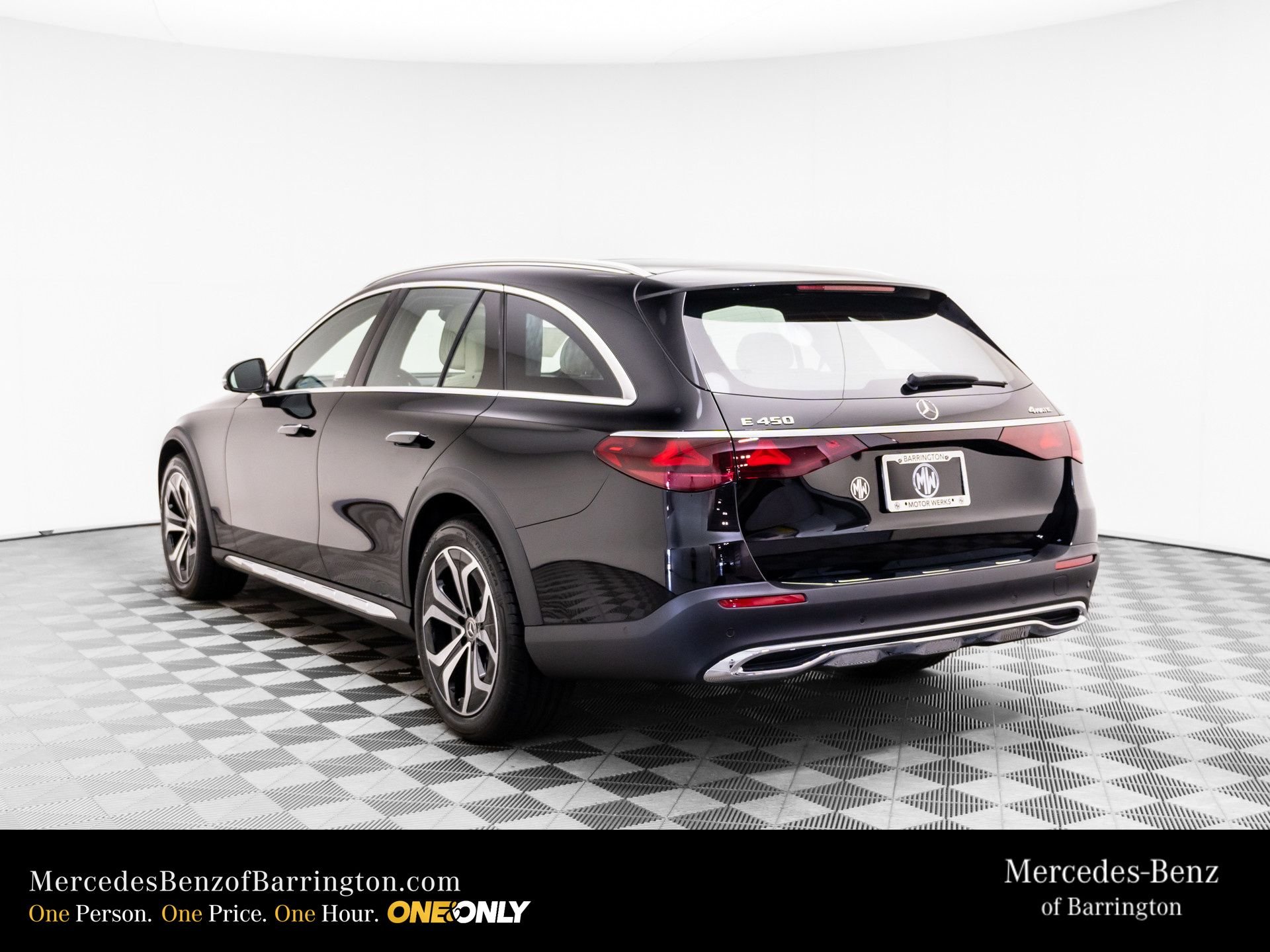 New 2027 Black Mercedes-Benz E 450 image 3