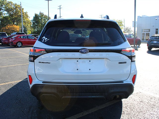 Used 2025 Crystal White Pearl Subaru Premium image 6