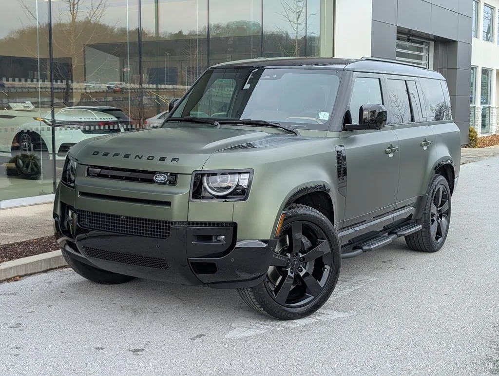 2026 Land Rover Defender 130 X-Dynamic SE P400's photo