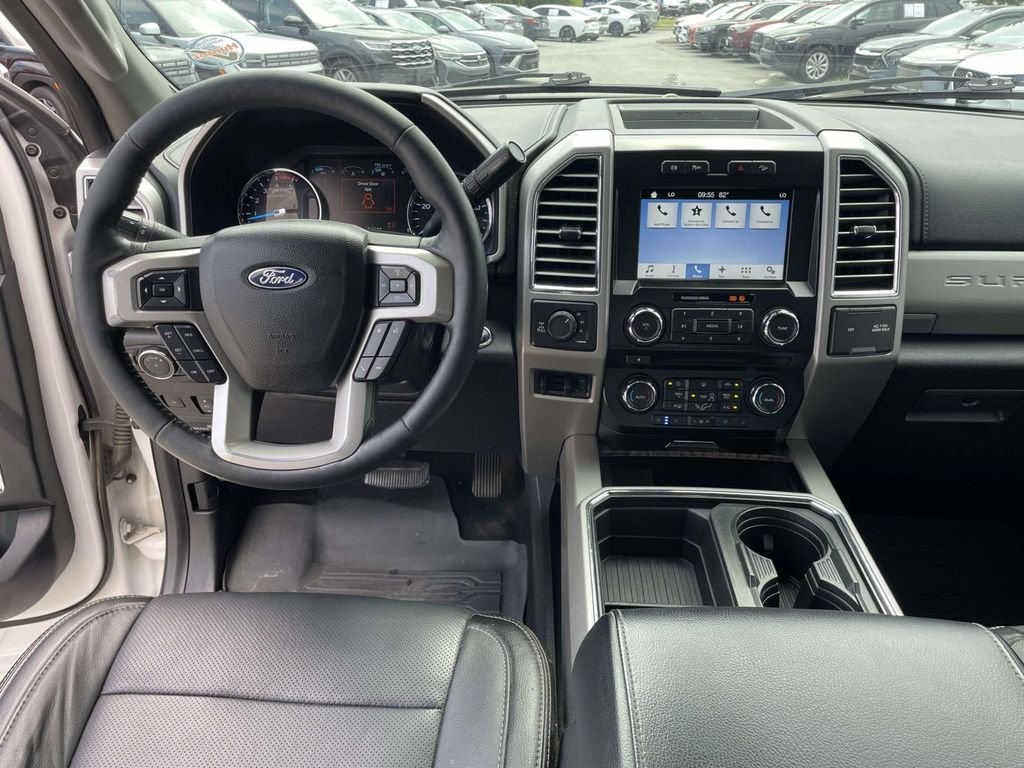 Used 2017 White Platinum Metallic Tri-Coat Ford Lariat image 4