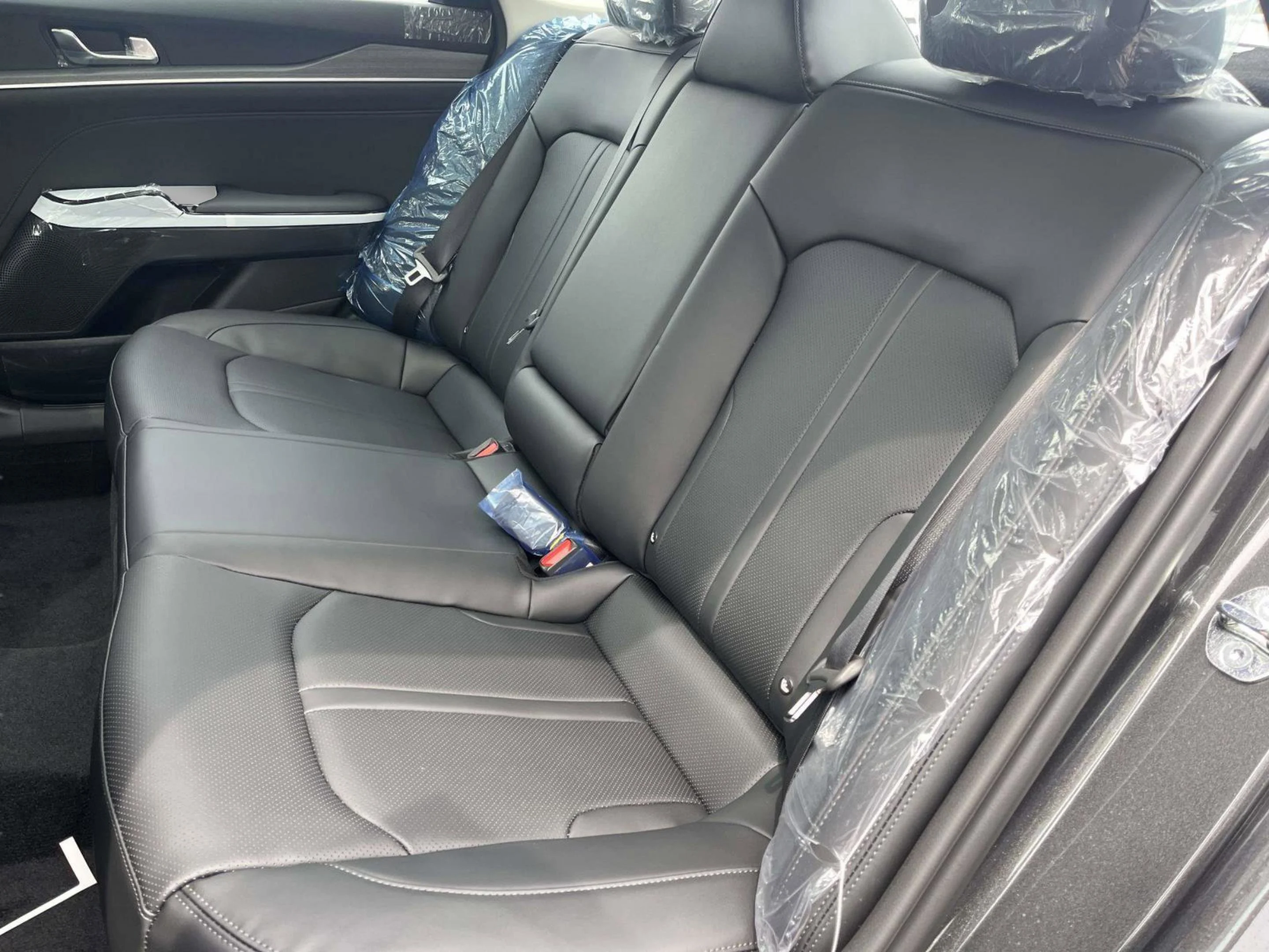 New 2026 Interstellar Gray Kia EX image 17