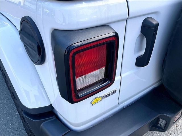 Used 2022 White Jeep Unlimited Sahara image 31