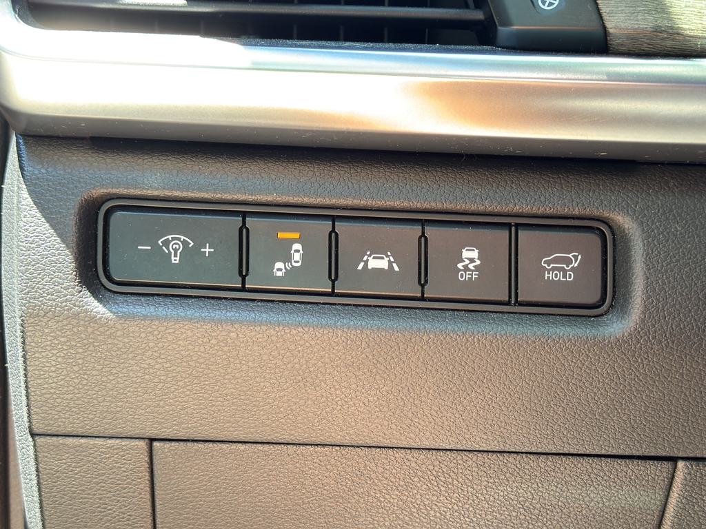 Used 2021 Green Kia EX image 28