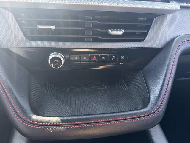 Used 2025 Gray Ford ST-Line image 29