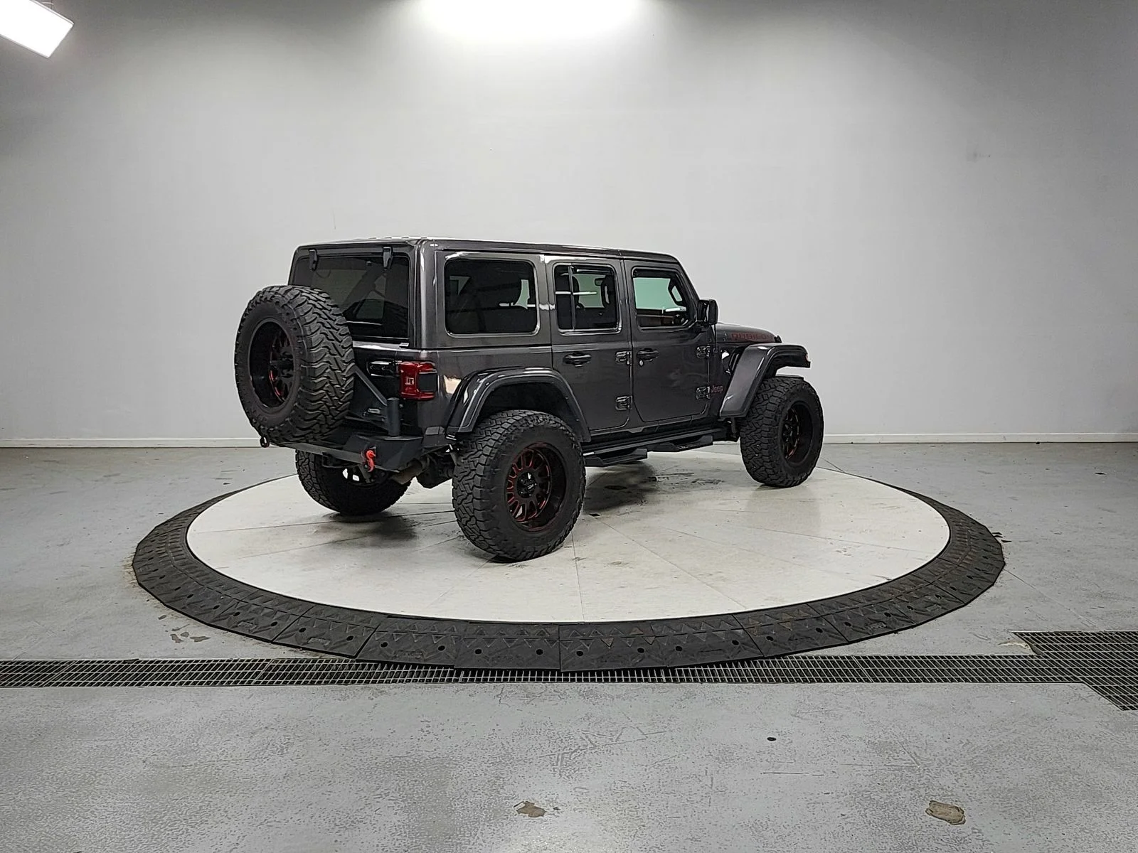 Used 2021 Gray Jeep Unlimited Rubicon image 7