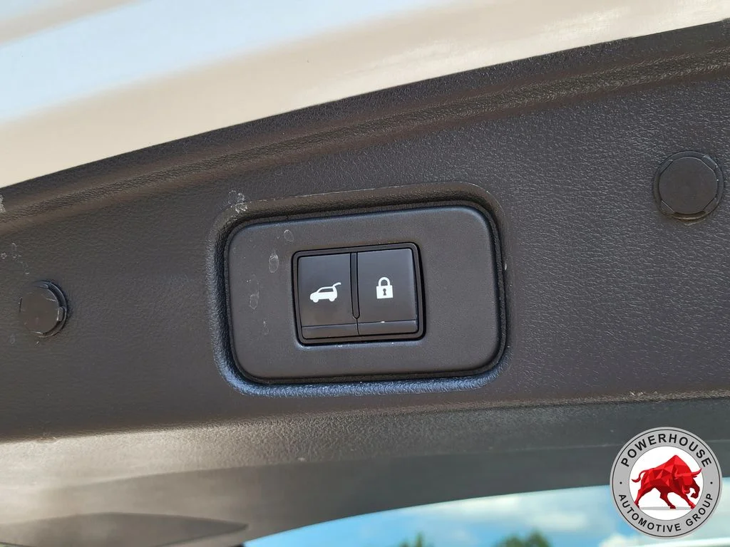 Used 2025 White Nissan Platinum image 15