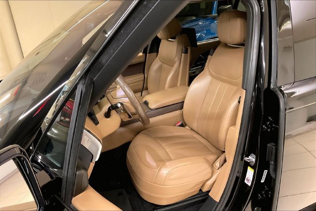 Used 2023 Santorini Black Metallic Land Rover Autobiography image 13