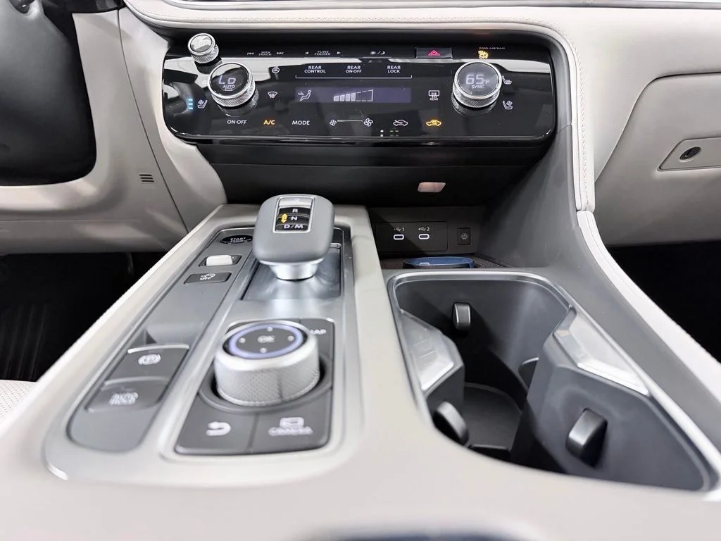 New 2027 RADIANT WHITE INFINITI Luxe FWD image 23
