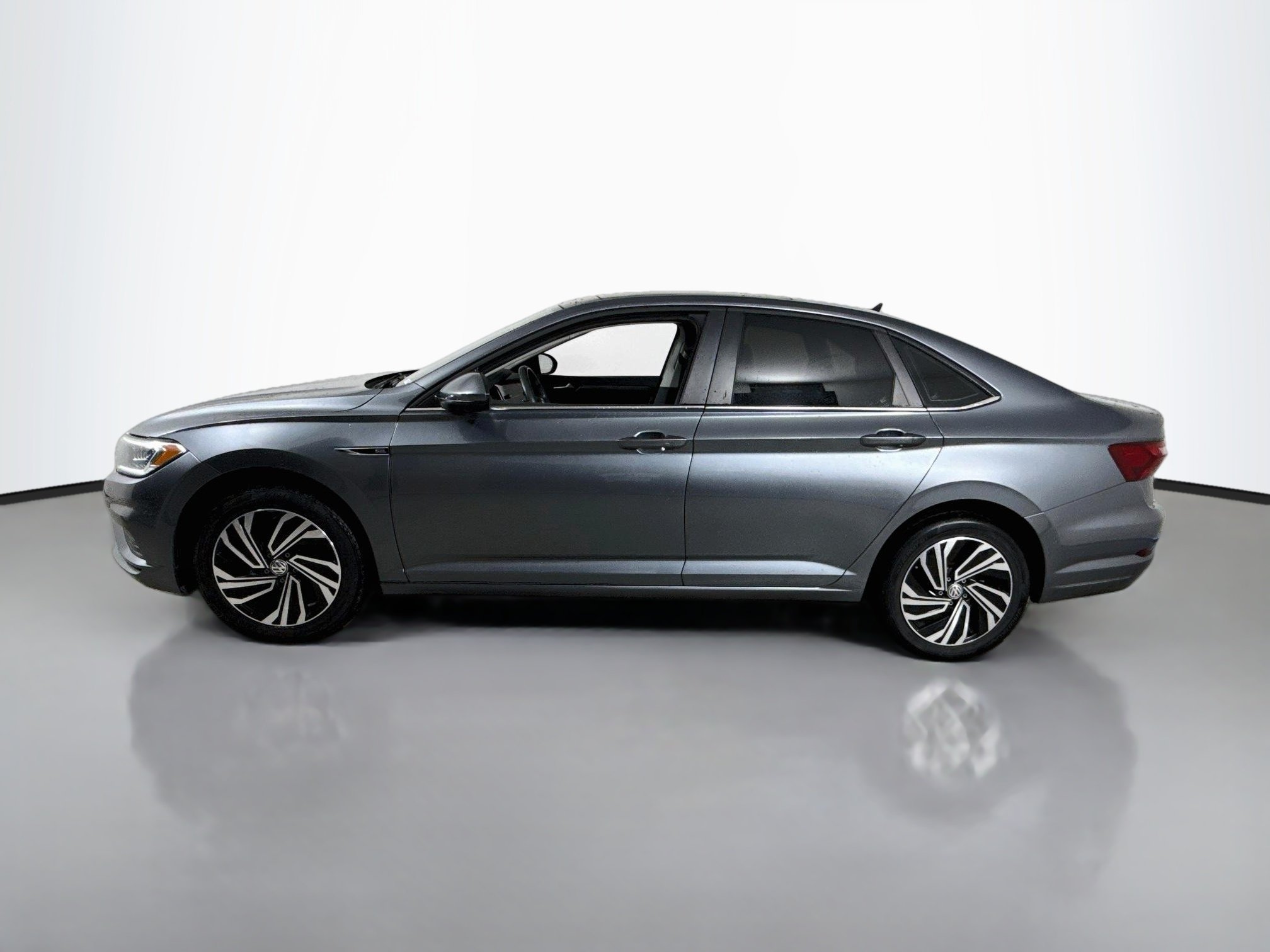 Used 2020 Platinum Gray Metallic Volkswagen SEL image 4