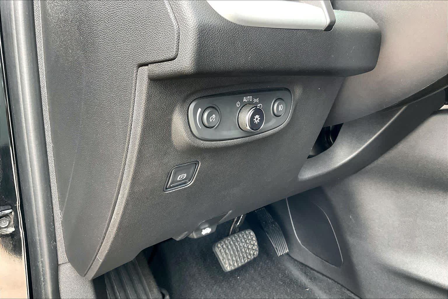 2023 GMC Terrain SLT - Photo 43