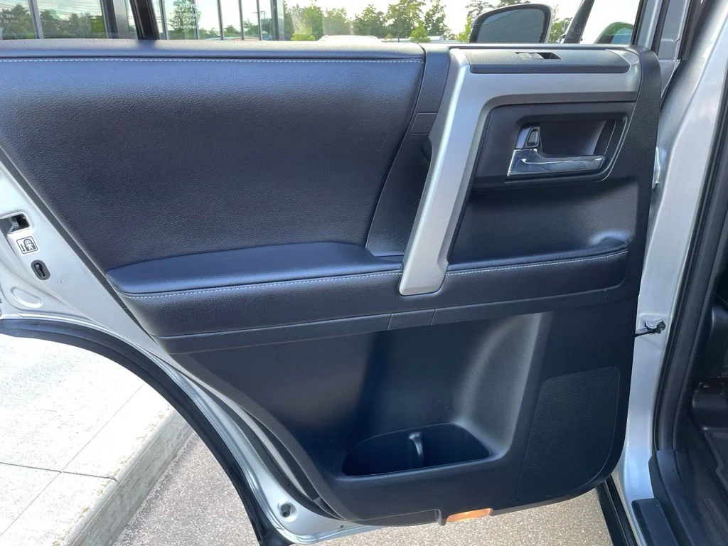 Used 2018 Classic Silver Metallic Toyota SR5 Premium image 15