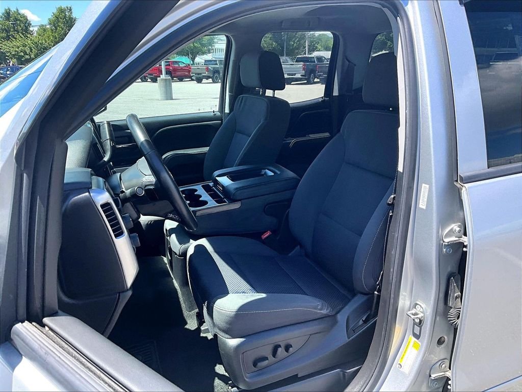 Used 2018 Silver Chevrolet LT image 10