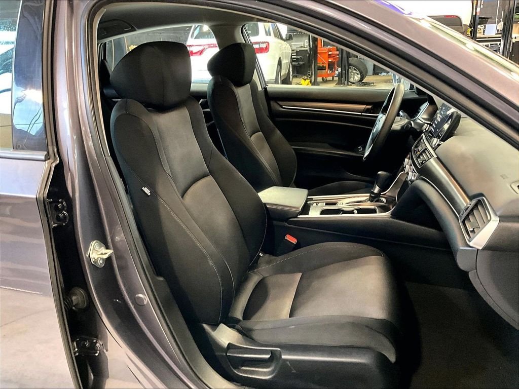 Used 2018 Gray Honda LX image 11