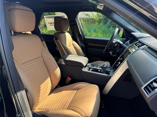 New 2026 Santorini Black Land Rover Dynamic SE image 22