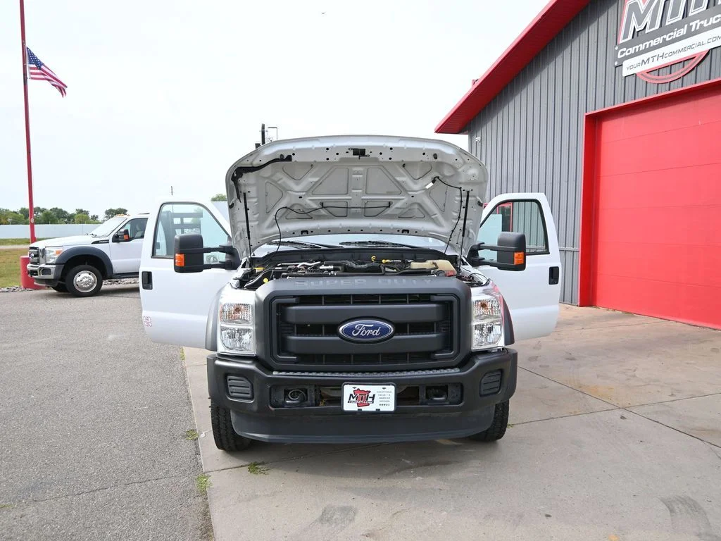 2016 Ford F-550 - Photo 16