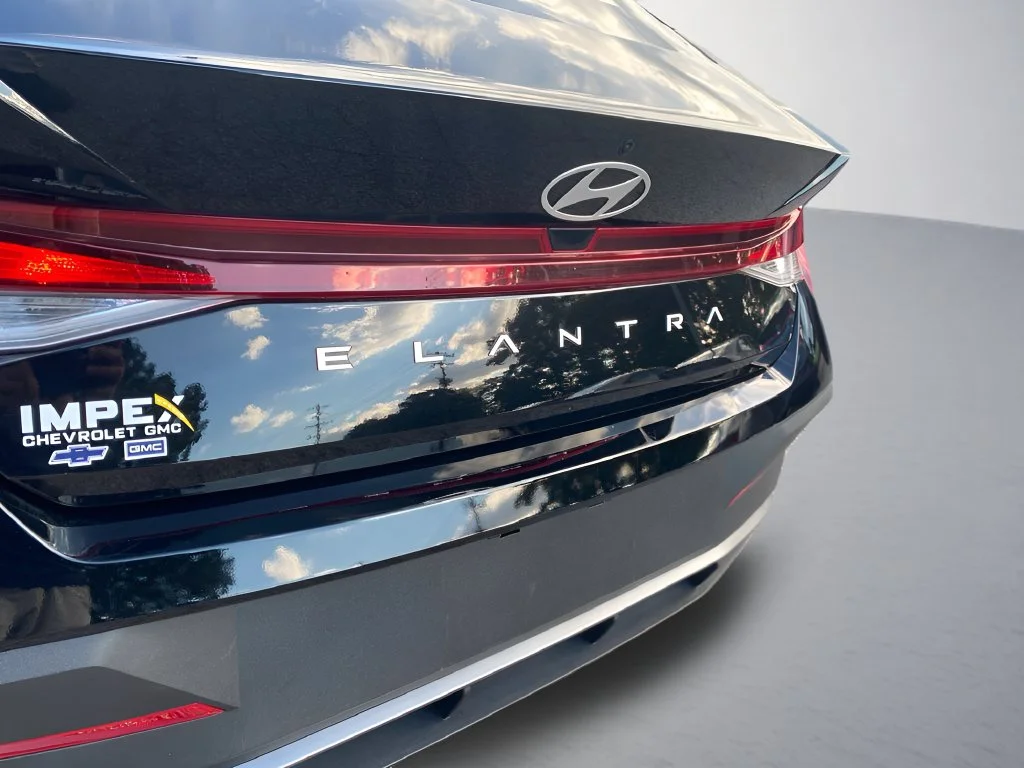 Used 2026 Black Hyundai SE image 31