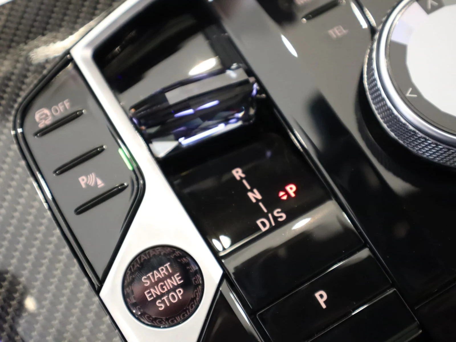 Used 2026 White BMW M60i Sports Activity Vehicle image 39