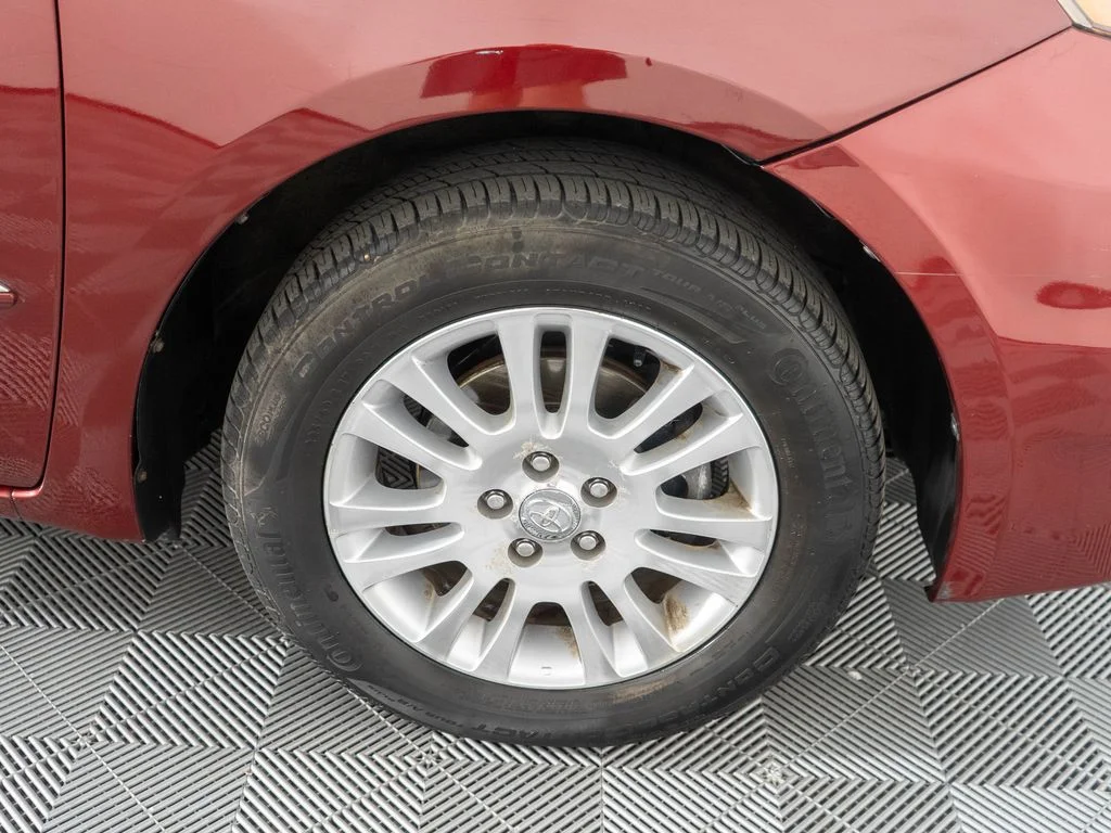 Used 2008 Red Toyota Limited image 33