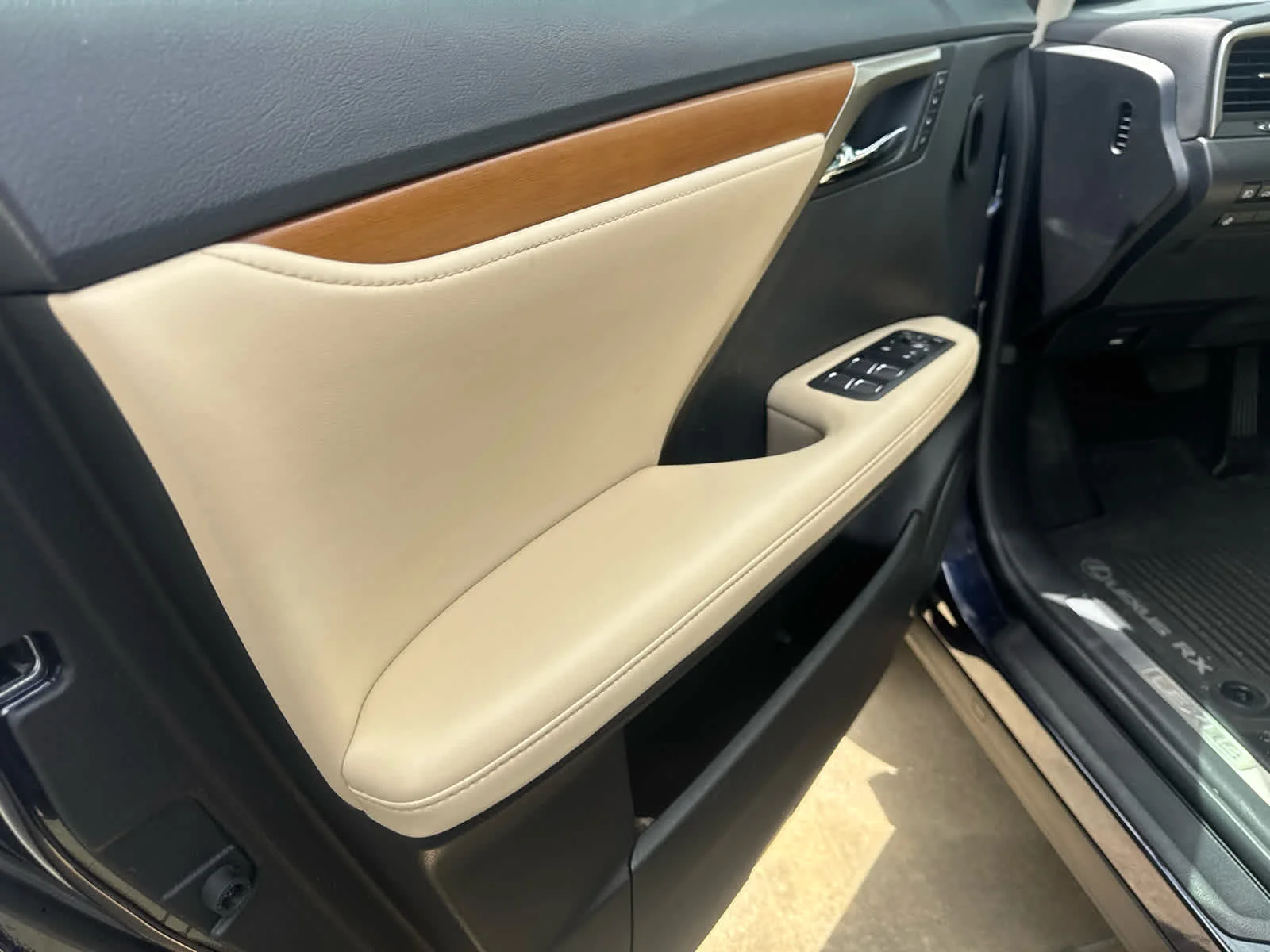 Used 2022 Nightfall Mica Lexus  image 8