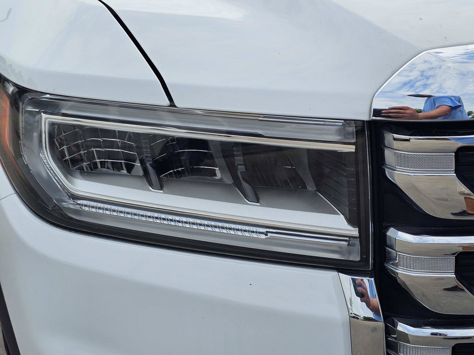 Used 2021 Summit White GMC SLT image 4