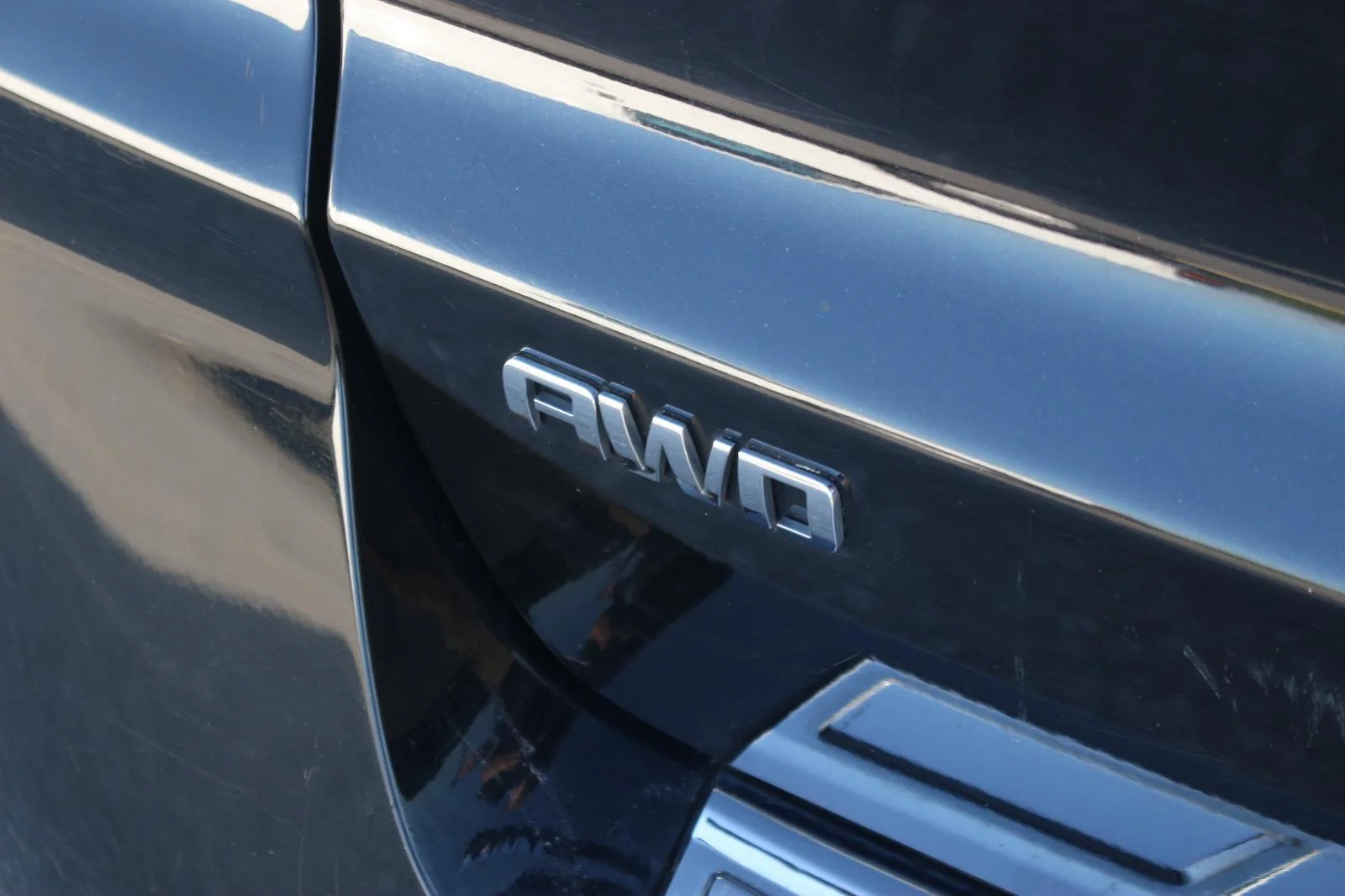 Used 2016 MOSAIC BLACK METALLIC Chevrolet LTZ image 11