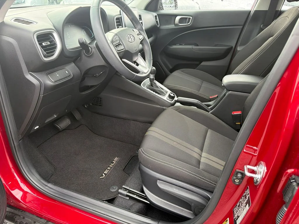 Used 2024 Red Hyundai SEL image 9