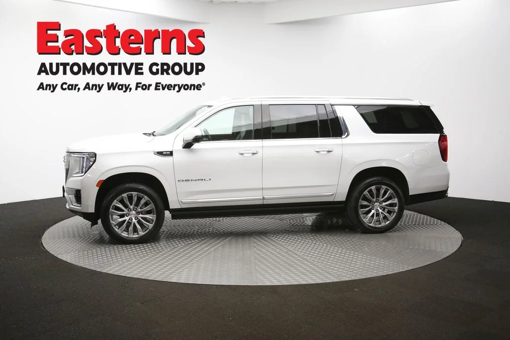 Used 2022 White GMC Denali image 65